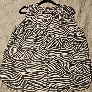 NYDJ Black and White Geometric Print Sleeveless Top